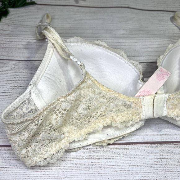 Victoria Secret Dream Angels Lined Demi Bra - Picture 10 of 16